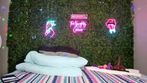 bigbuttsarena online show from February 7, 9:23 am