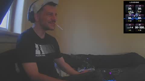 Jon - Im Straight online show from October 25, 7:58 pm