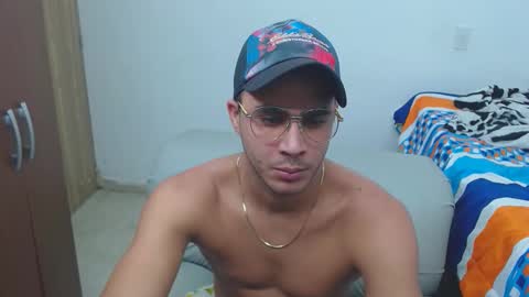 Isaac online show from May 19, 3:02 am