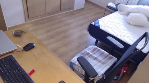 bigcok35spain online show from February 19, 12:15 pm