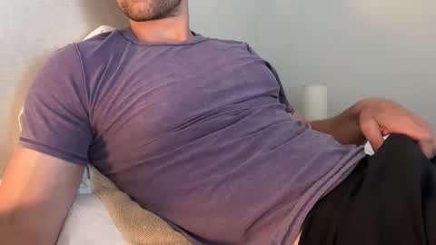 bigcollegecock69690 online show from May 14, 8:51 pm