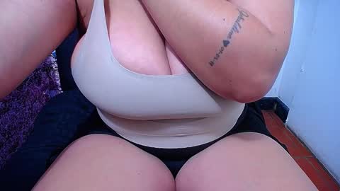  Sunny   online show from November 18, 4:15 am