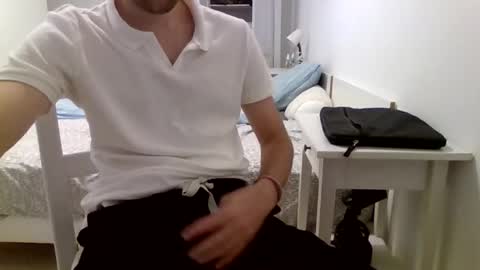 Snapshot of biggbaguette1 chatting on September 29, 4:39 pm biggbaguette1 online show from September 29, 4:39 pm