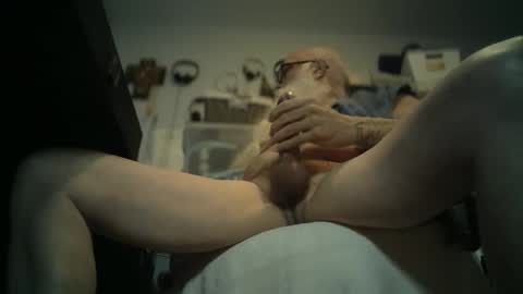 bigjeff01 online show from November 18, 9:51 pm