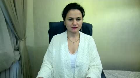 Snapshot of bililay chatting on December 6, 10:02 pm DOM NIKA online show from December 6, 10:02 pm