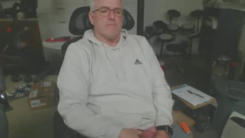 billp750876 online show from April 26, 2:47 pm