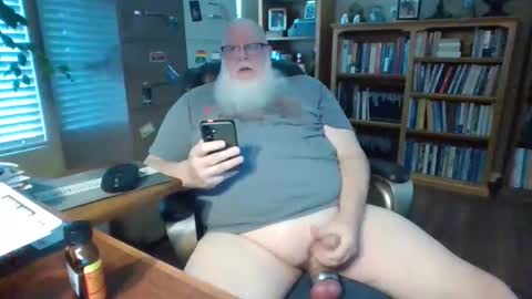 Snapshot of billybear1956 chatting on October 29, 4:20 pm billybear1956 online show from October 29, 4:20 pm