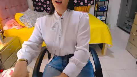 bittermomxxx online show from April 22, 5:20 pm