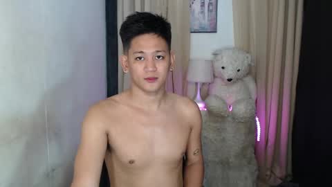 alex online show from April 22, 6:37 pm