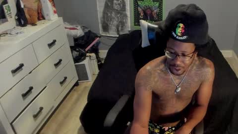 Plant Base Streamers From Pennsylvania online show from November 13, 12:13 am