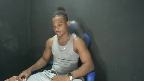Snapshot of black_dicck chatting on October 26, 10:31 pm tu morenito online show from October 26, 10:31 pm
