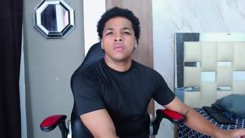 black_king_241 online show from May 25, 2:34 pm