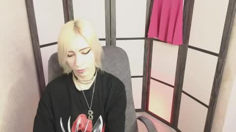 Emily online show from June 1, 8:37 am
