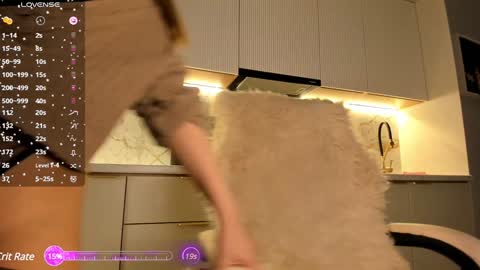 Snapshot of blackmilk_01 chatting on February 1, 5:18 am Karina online show from February 1, 5:18 am