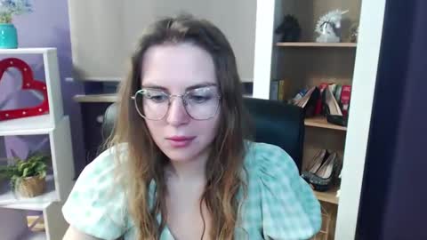 Z O E Y online show from February 25, 5:41 am