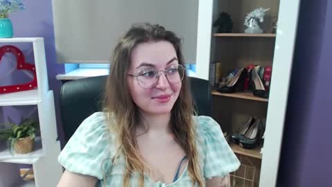 Z O E Y online show from February 25, 8:58 am