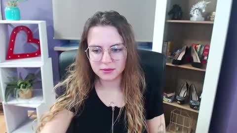 Z O E Y online show from March 12, 5:35 am