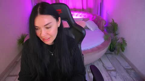 blacksilkqueen online show from November 20, 8:24 am