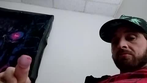 Snapshot of blahblam420 chatting on December 19, 2:12 am blahblam420 online show from December 19, 2:12 am