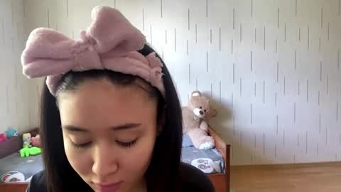 Mila online show from April 21, 7:15 am