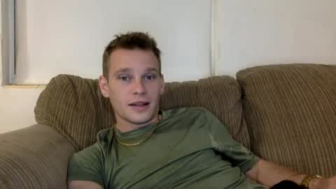 Snapshot of blakeandskylar chatting on September 19, 12:48 am BlakeAndSkylar online show from September 19, 12:48 am