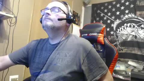 Snapshot of blazingslow chatting on January 1, 8:24 am blazingslow online show from January 1, 8:24 am