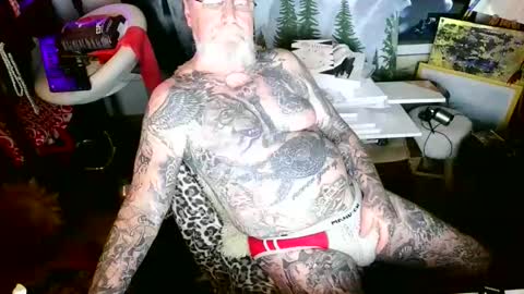 blindsurfer780299 online show from October 13, 5:20 am