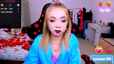 Nicole online show from February 19, 5:28 am