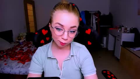 Nicole online show from February 24, 1:47 pm