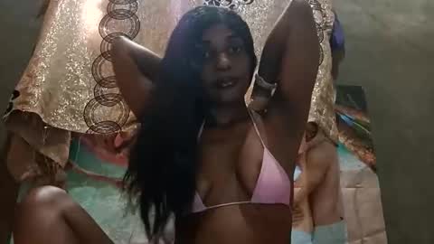 Lola online show from April 16, 10:15 am