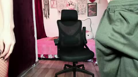  Blonde and Sam  online show from May 6, 12:22 pm