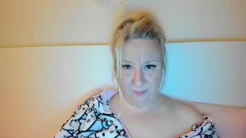 Nicole online show from November 4, 6:31 pm