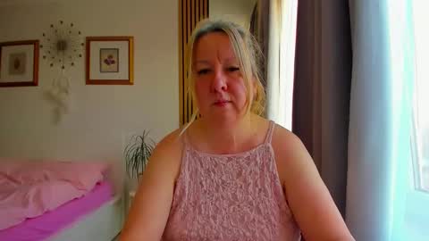 Nicole online show from March 22, 4:00 pm