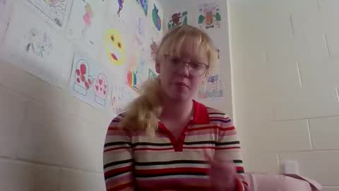 Katie online show from February 14, 5:37 pm