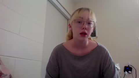 Katie online show from December 7, 2:25 am