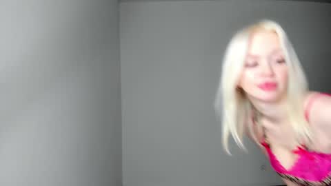 Elisa online show from December 6, 11:08 pm