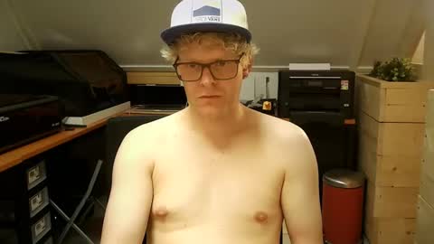 Sven online show from May 9, 6:25 pm
