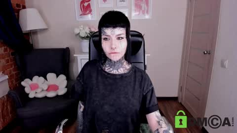 Mary online show from April 8, 8:45 pm