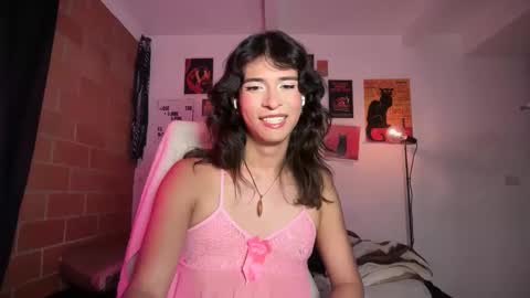 Bella Bloom ts online show from March 17, 2:05 am