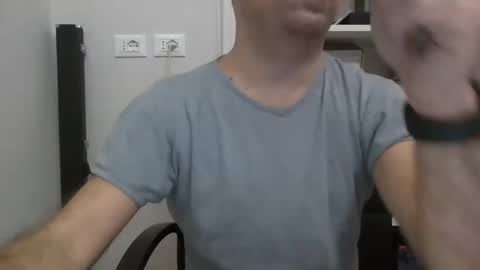 Snapshot of blop99 chatting on December 8, 5:06 am Blop online show from December 8, 5:06 am