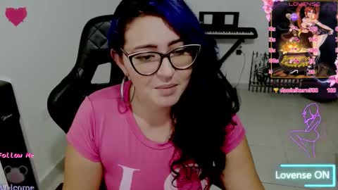 Snapshot of blue_dance chatting on October 26, 4:57 am susan  online show from October 26, 4:57 am