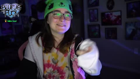 Blue online show from January 21, 2:33 am