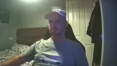 bluebirdflame1 online show from October 31, 8:09 pm