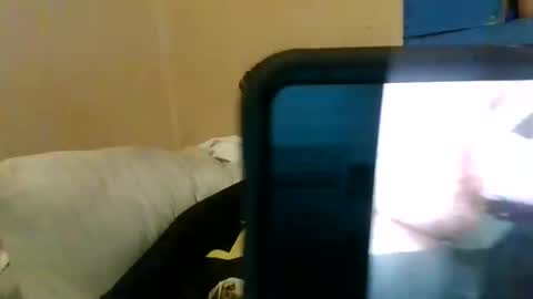 bluedemoneyes1986 online show from February 10, 4:08 am