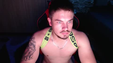 blueeyeboy0 online show from February 16, 8:11 pm