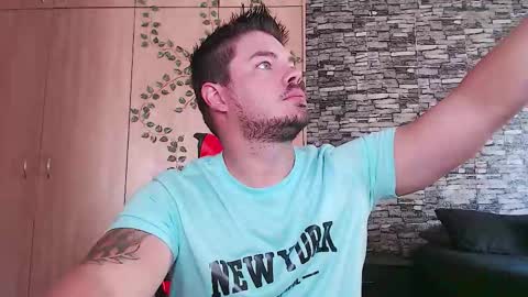 blueeyeboy0 online show from September 18, 7:01 am