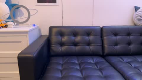 Snapshot of blueeyedtallguy chatting on December 9, 1:07 am blueeyedtallguy online show from December 9, 1:07 am