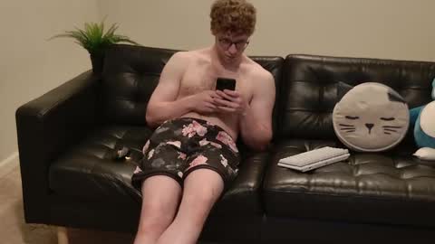 Snapshot of blueeyedtallguy chatting on September 12, 2:35 am blueeyedtallguy online show from September 12, 2:35 am