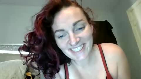 Snapshot of blueeyes1518 chatting on January 9, 10:52 am blueeyes1518 online show from January 9, 10:52 am