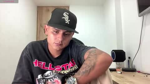 Bob  INDEPENDENT MODEL online show from March 12, 1:20 am